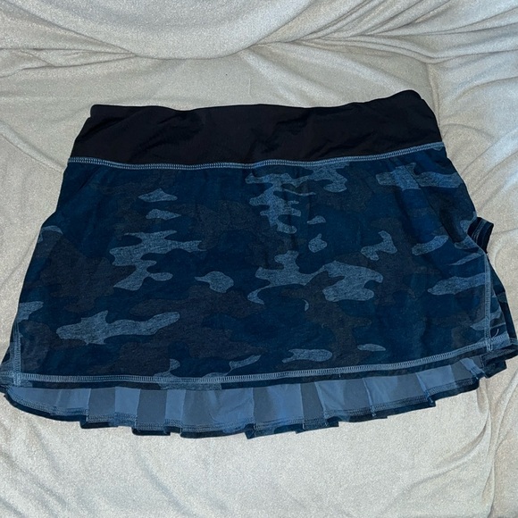 Lululemon Pacesetter Running Skirt – Blue Camo – Size 6 - Picture 1 of 14